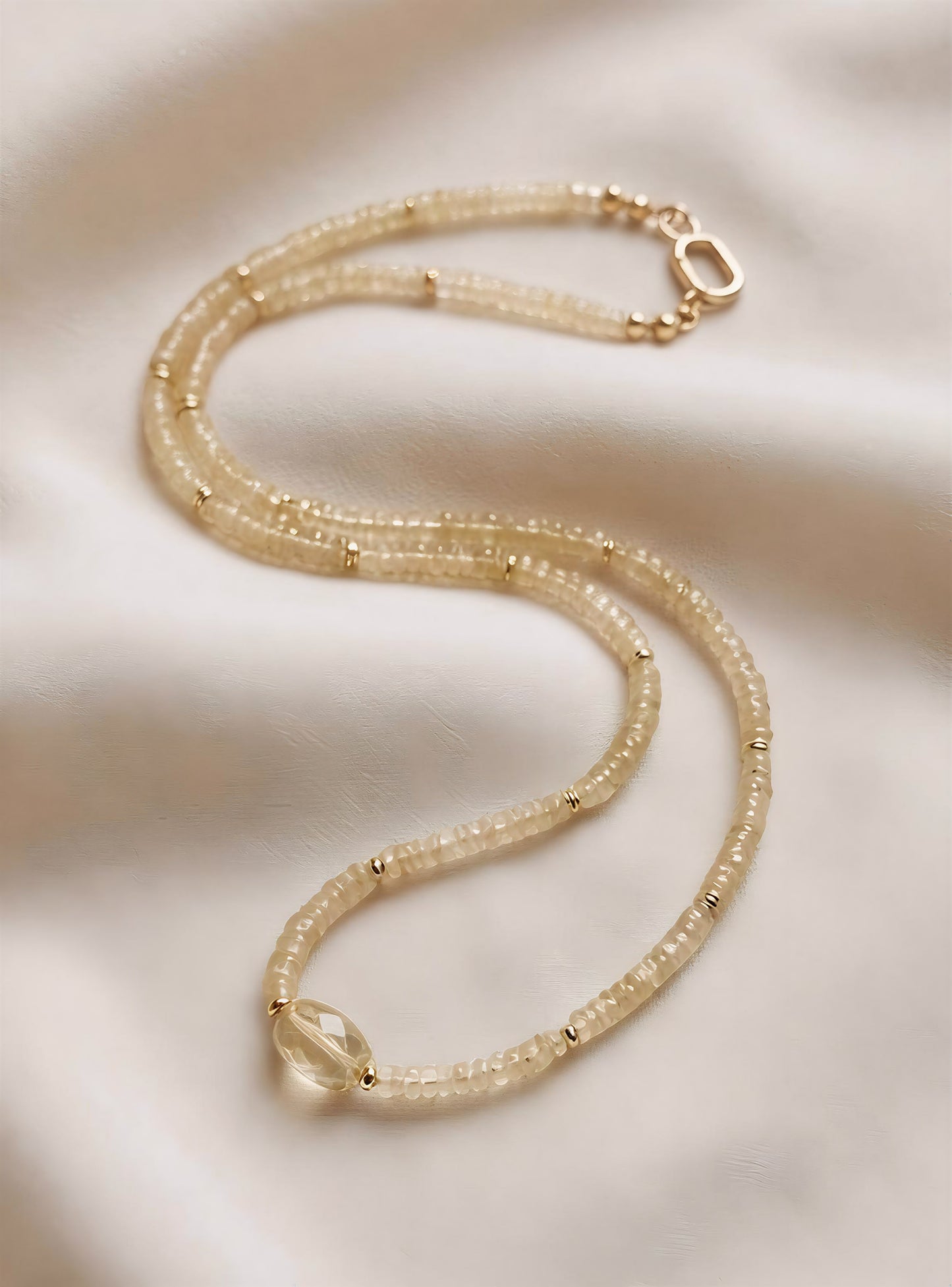 Pale Citrine · Light Gold — Hands-Free Chain