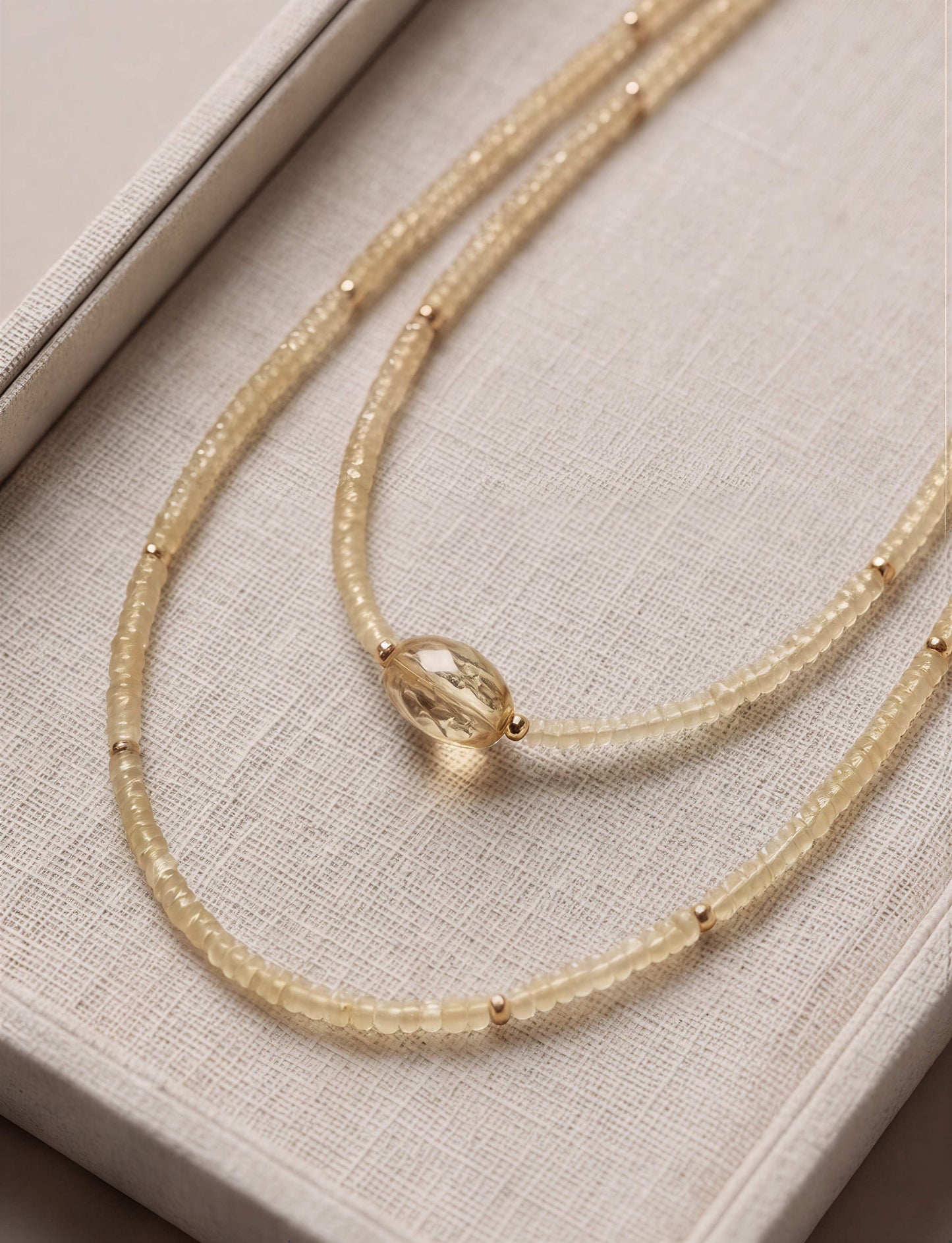 Pale Citrine · Light Gold — Hands-Free Chain