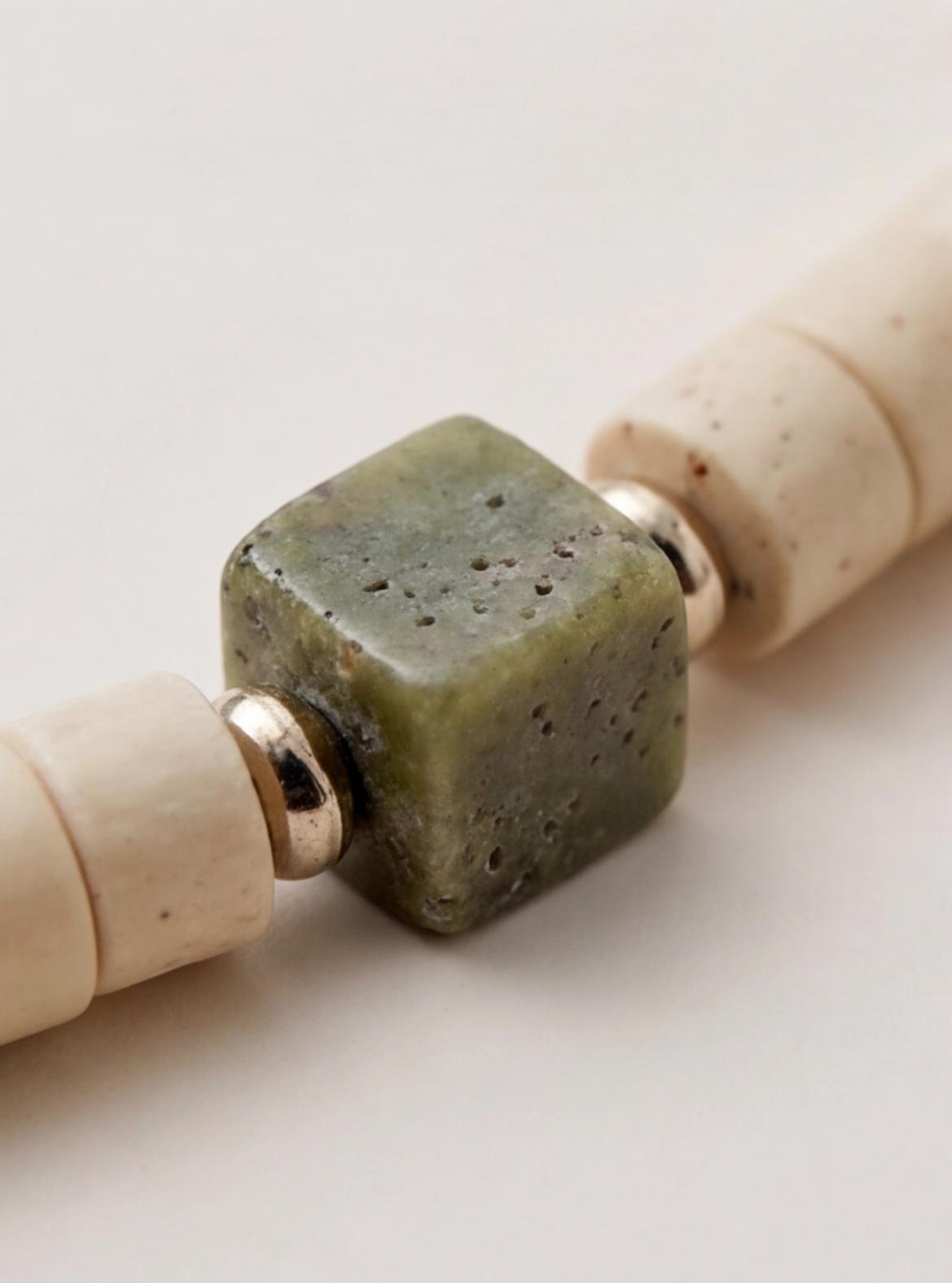 Jasper · Taupe — Hands-Free Chain
