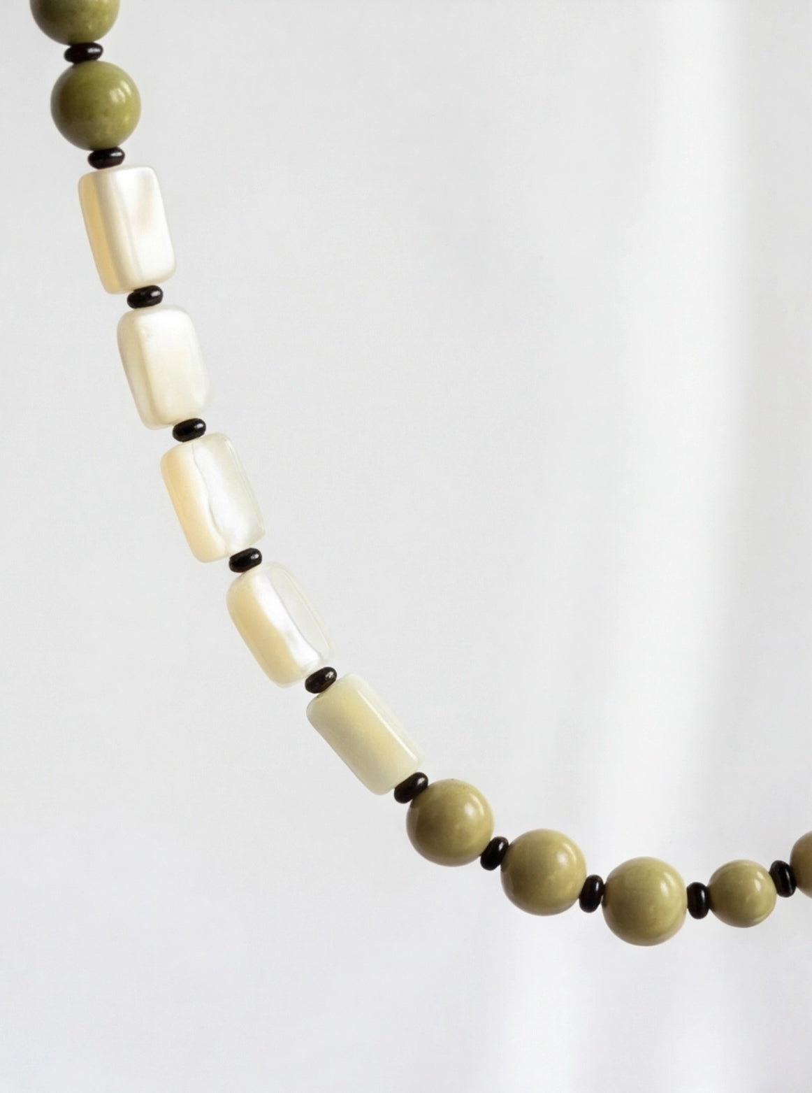 Olive Jasper · Moss Green — Hands-Free Chain